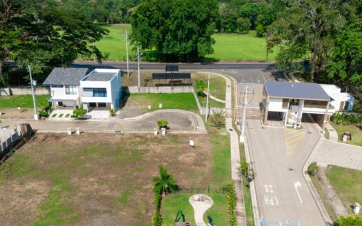 ¡Lote Esquinero en Venta en Casa Praia, Playa Jacó! A tan solo 5 minutos del mar🏖️ 174 m². Cod 134285