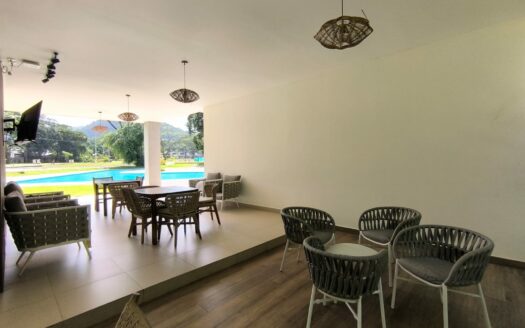 ¡Lote Esquinero en Venta en Casa Praia, Playa Jacó! A tan solo 5 minutos del mar🏖️ 174 m². Cod 134285