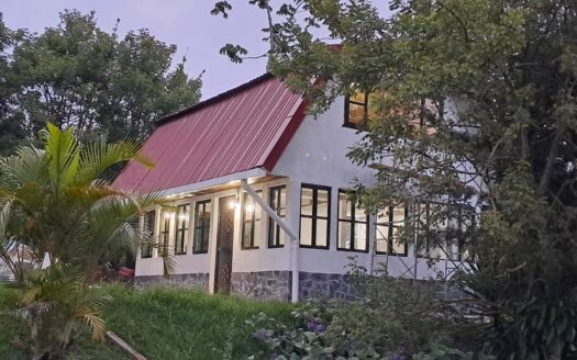 Espectacular Propiedad para Inversión en Paraiso de Cartago. Codigo 135480