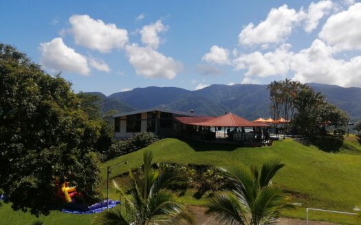 Espectacular Propiedad para Inversión en Paraiso de Cartago. Codigo 135480