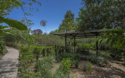 Tres Ríos: “Casa Bosque” 4 habitaciones con diseño innovador y privacidad #140063