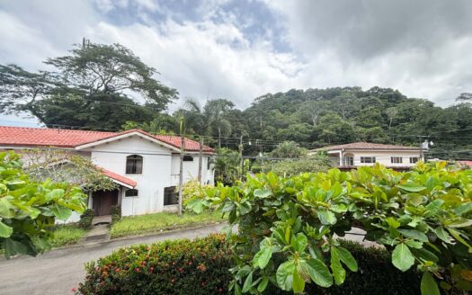 🌴 Hermosa Casa en Punta Leona – Ubicación Privilegiada, Ideal para Vivir o Invertir 🏡- A solo 3 Minutos de Playa Mantas $260 000-Código: 135666