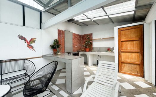 🌴 Hermosa Casa en Punta Leona – Ubicación Privilegiada, Ideal para Vivir o Invertir 🏡- A solo 3 Minutos de Playa Mantas $260 000-Código: 135666