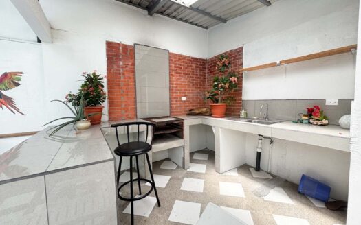 🌴 Hermosa Casa en Punta Leona – Ubicación Privilegiada, Ideal para Vivir o Invertir 🏡- A solo 3 Minutos de Playa Mantas $260 000-Código: 135666