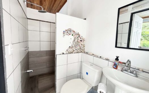 🌴 Hermosa Casa en Punta Leona – Ubicación Privilegiada, Ideal para Vivir o Invertir 🏡- A solo 3 Minutos de Playa Mantas $260 000-Código: 135666