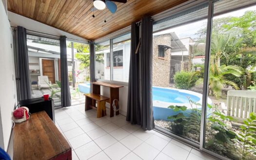 🌴 Hermosa Casa en Punta Leona – Ubicación Privilegiada, Ideal para Vivir o Invertir 🏡- A solo 3 Minutos de Playa Mantas $260 000-Código: 135666