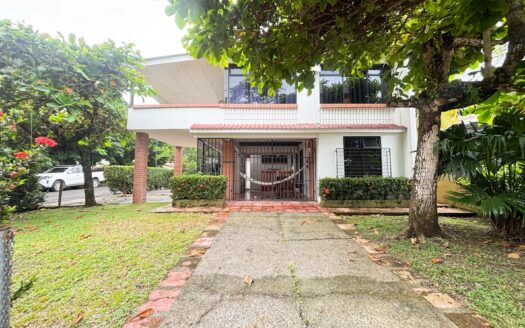 🌴 Hermosa Casa en Punta Leona – Ubicación Privilegiada, Ideal para Vivir o Invertir 🏡- A solo 3 Minutos de Playa Mantas $260 000-Código: 135666