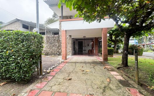 🌴 Hermosa Casa en Punta Leona – Ubicación Privilegiada, Ideal para Vivir o Invertir 🏡- A solo 3 Minutos de Playa Mantas $260 000-Código: 135666