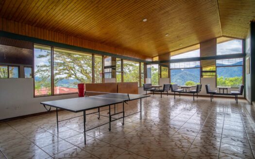 Espectacular Propiedad para Inversión en Paraiso de Cartago. Codigo 135480