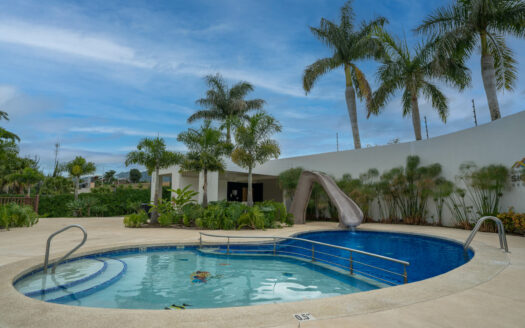 Tres Ríos: Casa en Condominio Distrito San Juan en Precio de Oportunidad! #139829