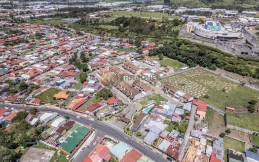 Venta de Casa dentro Exclusivo Condominio en Cartago. Cod. 135597