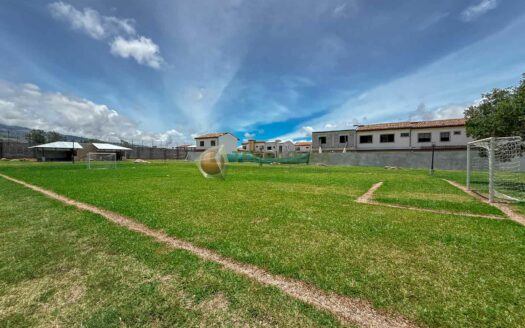 Venta de Casa dentro Exclusivo Condominio en Cartago. Cod. 135597