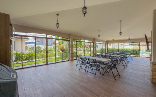 Venta de Casa dentro Exclusivo Condominio en Cartago. Cod. 135597