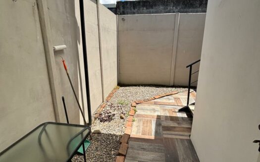 Amplia casa de 1 planta en Taras de Cartago. Cod. 135576