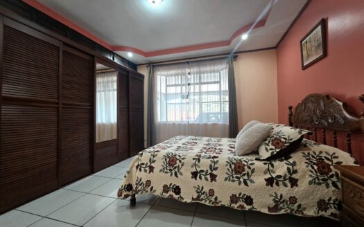 De Oportunidad! Casa de una planta en Curridabat lote de 256m2, Residencial Privado! #135544