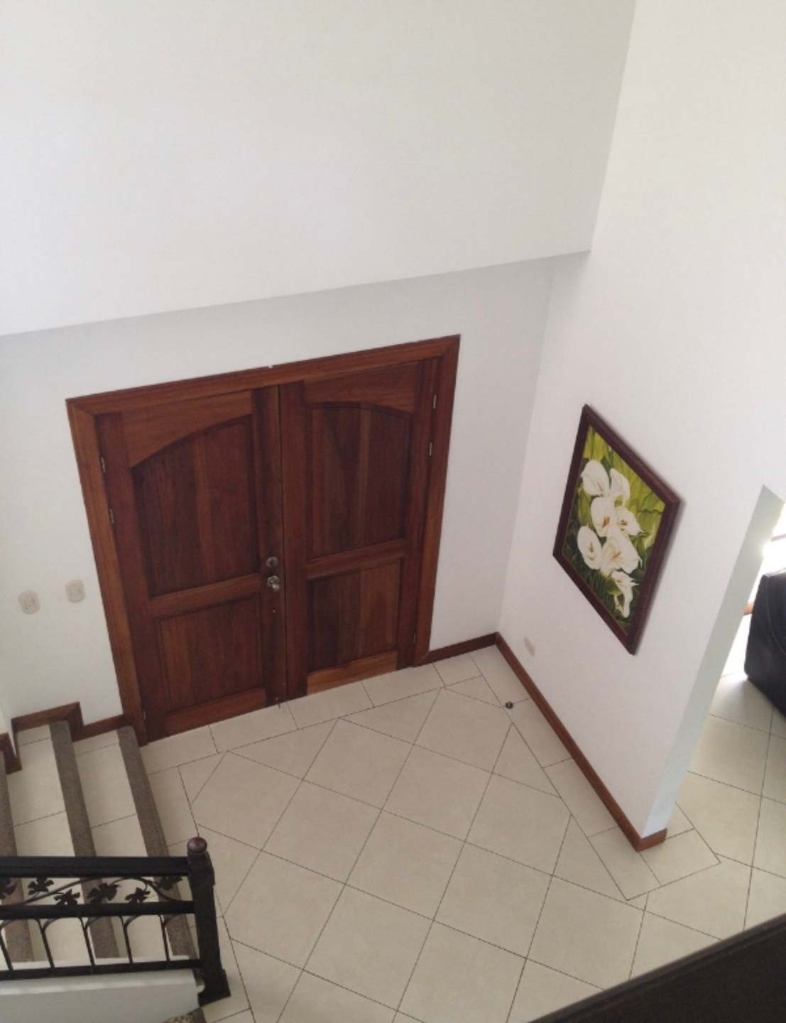 🏡 Casa en Alquiler en Santa Ana, Condominio Hacienda del Sol, con Amplios Espacios. Cod. 136887