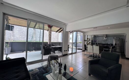 Guayabos de Curridabat: Amplia y Moderna Casa con 4 Habitaciones en 420 Metros de Terreno. #136359