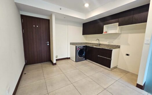 Venta de apartamento Ubicado en Heredia. Condominio Torres de Heredia, muy cerca de Zonas Francas, piso #10 (1 hab,1 baño,1 parqueo) Cod. 136407