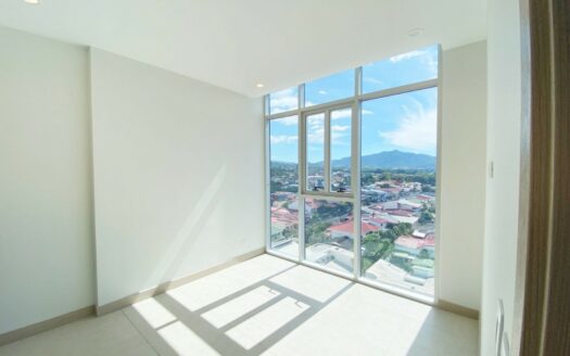 Curridabat: Espectacular Apartamento en Piso 7 con Linea Blanca en Torre Las Loras. #136701