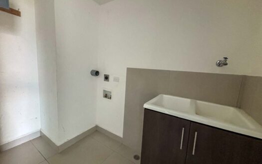 Apartamento en Venta en San Pablo de Heredia, 8vo Piso con Vista Panorámica. Código 137234