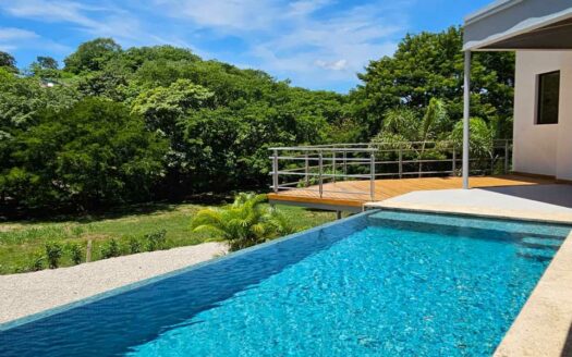 Villa Moderna en Condominio Privado con Piscina y 4 Suites – Tamarindo COD: 138033