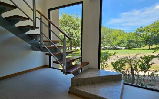 Villa Moderna en Condominio Privado con Piscina y 4 Suites – Tamarindo COD: 138033