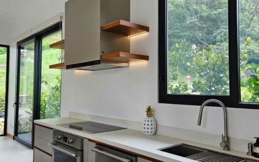 Villa Moderna en Condominio Privado con Piscina y 4 Suites – Tamarindo COD: 138033