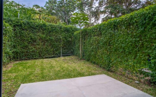 ESTRENE casa en Condominio en Pozos de Santa Ana con el MEJOR PRECIO por M2, 2 niveles, 2 dormitorios, con jardin! COD. 137447