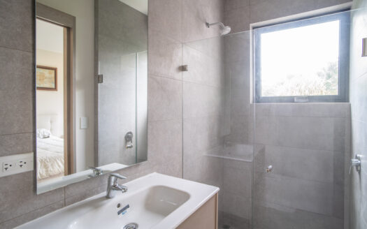 ESTRENE casa en Condominio en Pozos de Santa Ana con el MEJOR PRECIO por M2, 2 niveles, 2 dormitorios, con jardin! COD. 137447