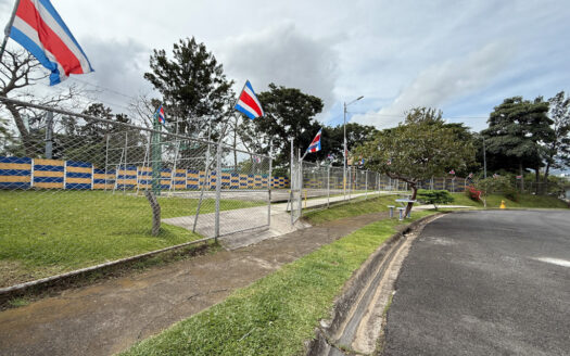 Casa de una Planta, con Hermosos Acabados, en Residencial Seguro, en Llorente de Tibás COD 136508