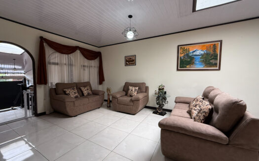 Casa de una Planta, con Hermosos Acabados, en Residencial Seguro, en Llorente de Tibás COD 136508