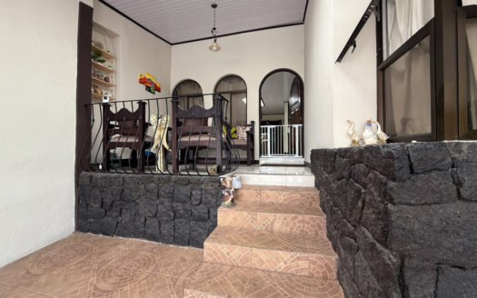 Casa de una Planta, con Hermosos Acabados, en Residencial Seguro, en Llorente de Tibás COD 136508