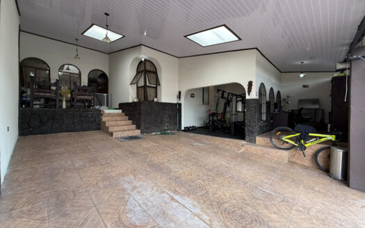 Casa de una Planta, con Hermosos Acabados, en Residencial Seguro, en Llorente de Tibás COD 136508