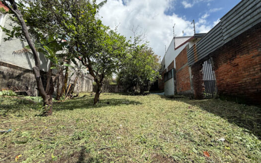 Lote Plano de 185.75 m2, en Residencial, Cerca del Centro Comercial de Guadalupe, Goicoechea COD 138021