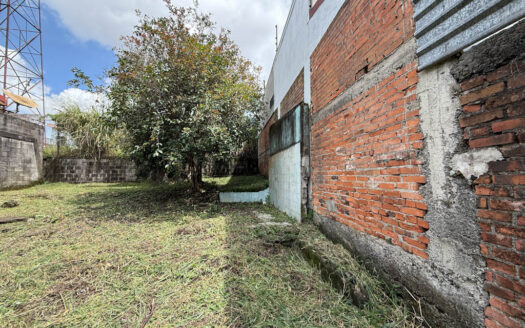 Lote Plano de 185.75 m2, en Residencial, Cerca del Centro Comercial de Guadalupe, Goicoechea COD 138021