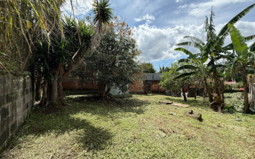 Lote Plano de 185.75 m2, en Residencial, Cerca del Centro Comercial de Guadalupe, Goicoechea COD 138021