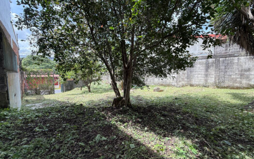 Lote Plano de 185.75 m2, en Residencial, Cerca del Centro Comercial de Guadalupe, Goicoechea COD 138021