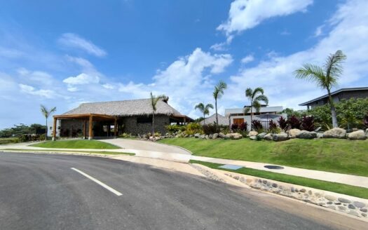 PREVENTA: TOWNHOUSES frente al lago en exclusivo proyecto desde $289,000.00 a minutos del mar en Playa Hermosa 🌊Cod. 137977