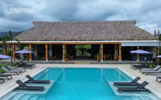 PREVENTA: TOWNHOUSES frente al lago en exclusivo proyecto desde $289,000.00 a minutos del mar en Playa Hermosa 🌊Cod. 137977