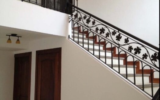 🏡 Casa en Alquiler en Santa Ana, Condominio Hacienda del Sol, con Amplios Espacios. Cod. 136887