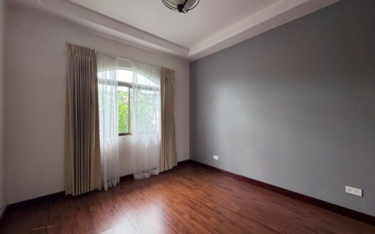 La Unión: Espectacular Casa en Condominio Santa Lucía con 546 Metros de Lote. Haga su Oferta! #138744