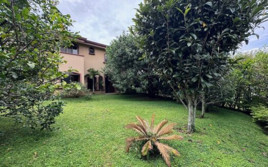 La Unión: Espectacular Casa en Condominio Santa Lucía con 546 Metros de Lote. Haga su Oferta! #138744