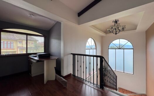 La Unión: Espectacular Casa en Condominio Santa Lucía con 546 Metros de Lote. Haga su Oferta! #138744