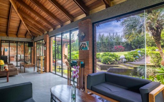 🏡 Casa en Venta en Montes de Oca, San Rafael – Amplia, con Departamento Independiente y Gran Jardín cod.138768