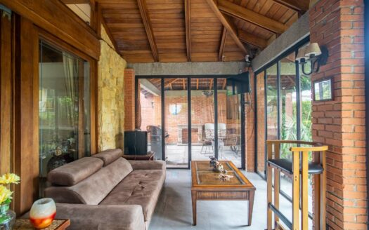 🏡 Casa en Venta en Montes de Oca, San Rafael – Amplia, con Departamento Independiente y Gran Jardín cod.138768