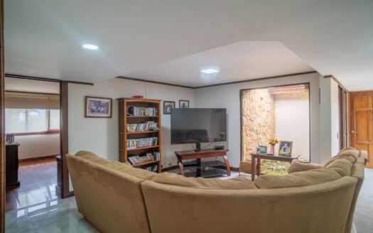 🏡 Casa en Venta en Montes de Oca, San Rafael – Amplia, con Departamento Independiente y Gran Jardín cod.138768