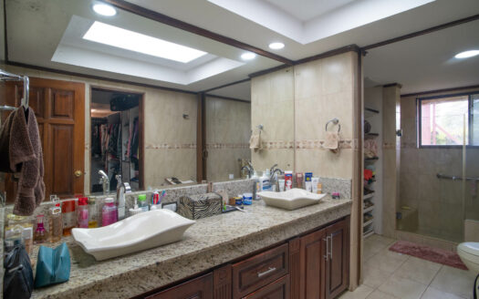 🏡 Casa en Venta en Montes de Oca, San Rafael – Amplia, con Departamento Independiente y Gran Jardín cod.138768