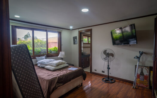 🏡 Casa en Venta en Montes de Oca, San Rafael – Amplia, con Departamento Independiente y Gran Jardín cod.138768