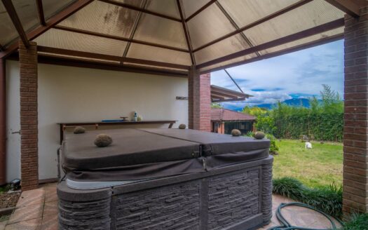 🏡 Casa en Venta en Montes de Oca, San Rafael – Amplia, con Departamento Independiente y Gran Jardín cod.138768