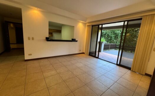 El Apartamento que busca lo tenemos Aquí en Escazú!!! Amplio, cerca de Centros Comerciales a un precio de Oportunidad. Cód 138465